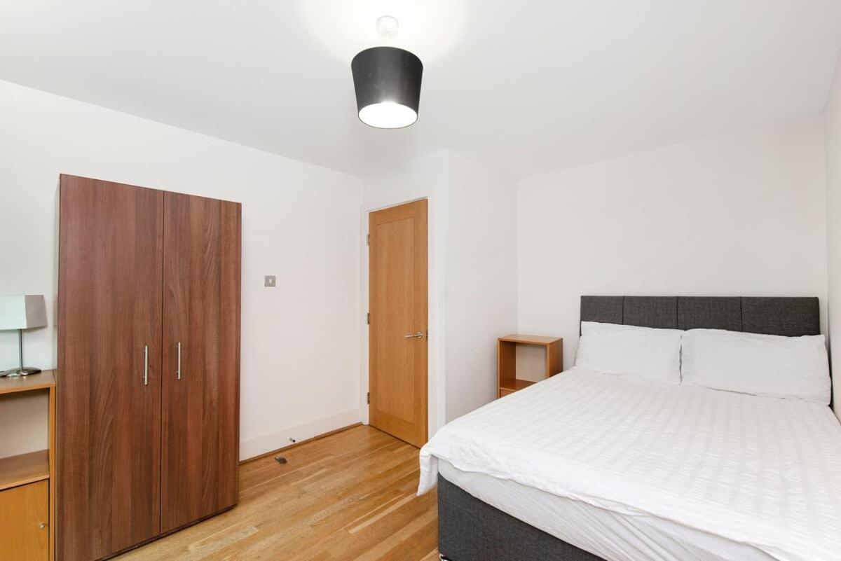 Amazing Thames View Holiday home London